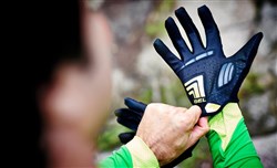 Cube Natural Fit Touch Long Finger Cycling Gloves